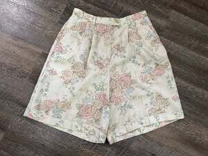 Vintage Hunt Club Shorts Womens 10 White Linen Bermuda Floral Cottagecore